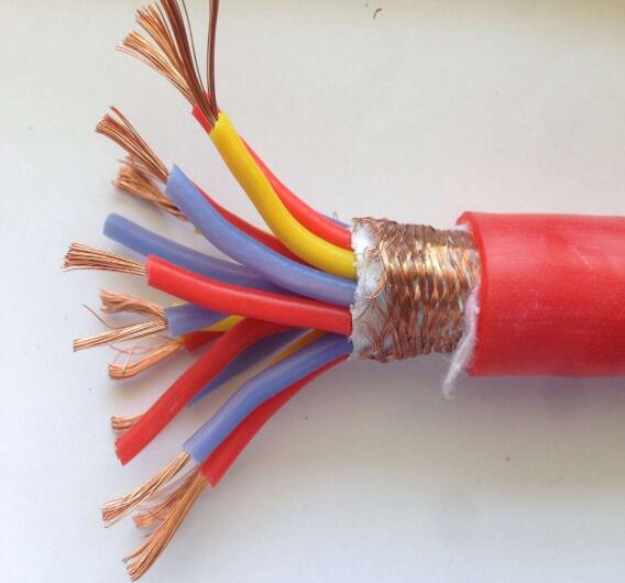 �����z��|